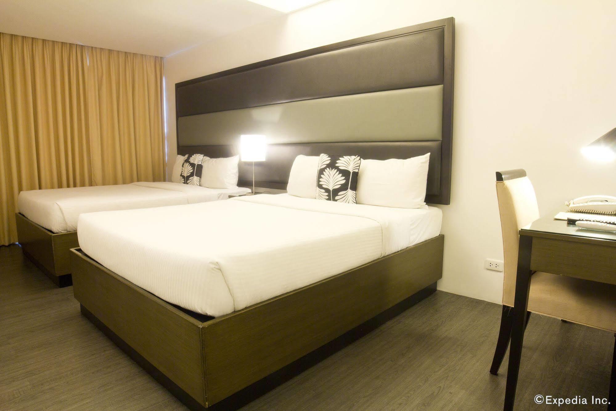 Privato Ortigas Hotel Pasig City Kültér fotó