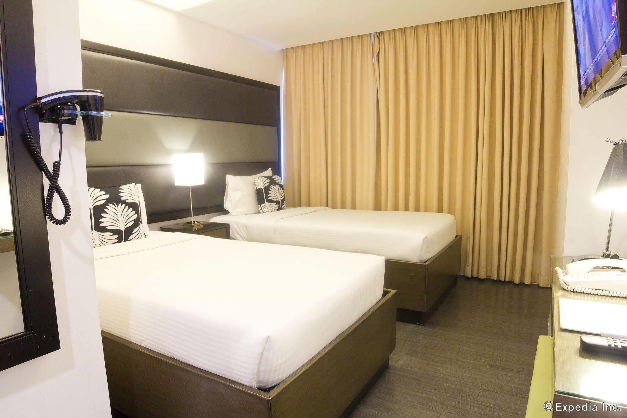 Privato Ortigas Hotel Pasig City Kültér fotó